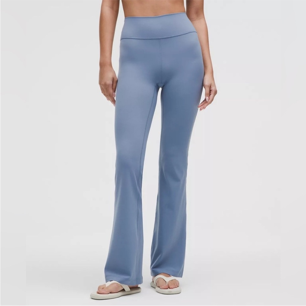 Lululemon Groove Nulu High rise Flare Pant Regular Size 12 in Washed Denim Blue